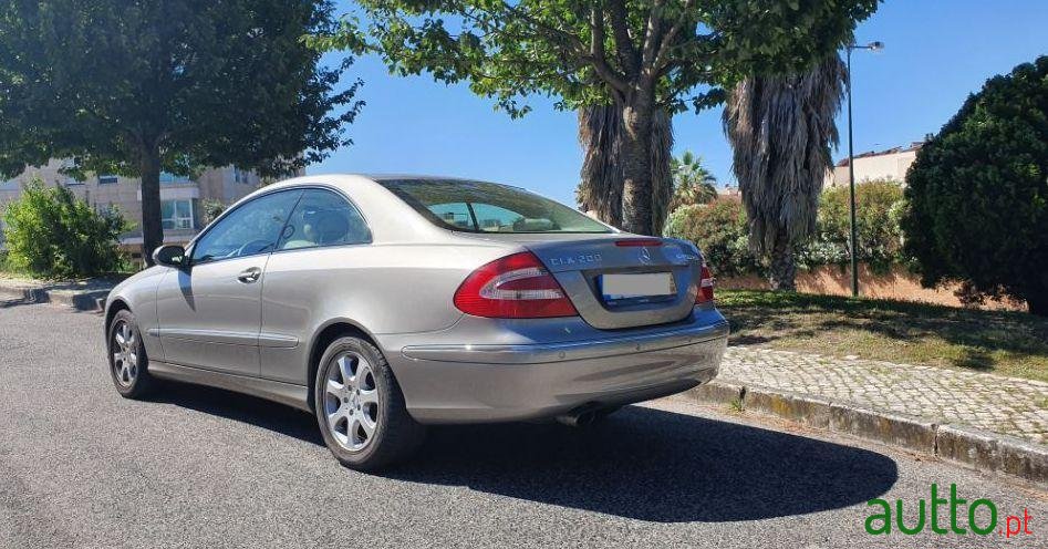 2004' Mercedes-Benz Clk-200 Elegance photo #3