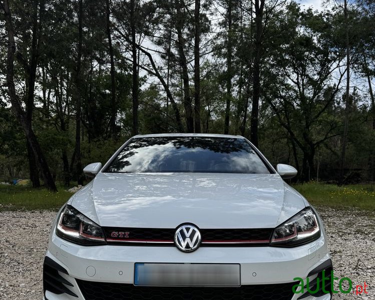 2018' Volkswagen Golf photo #1