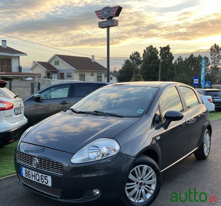 2009' Fiat Grande Punto photo #1