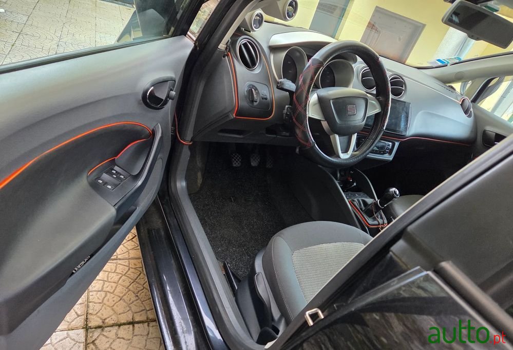 2009' SEAT Ibiza 1.9 Tdi Style Dpf photo #2