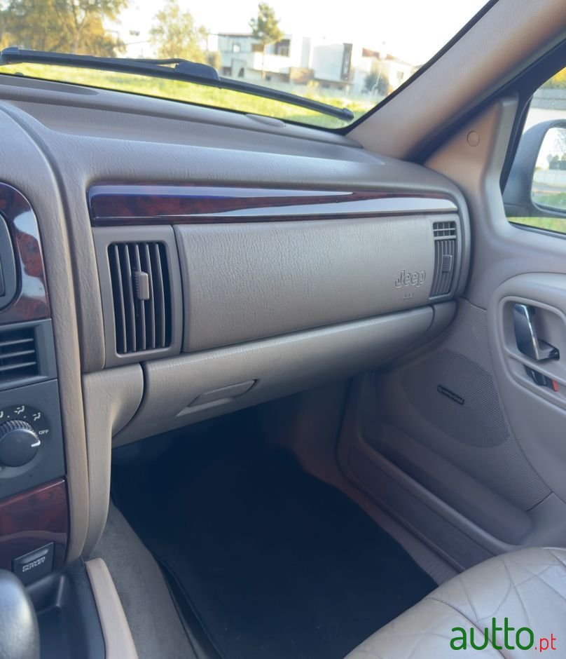 2001' Jeep Grand Cherokee photo #4