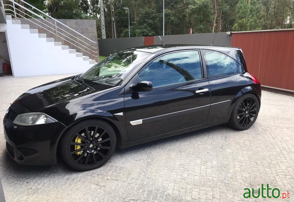 2004' Renault Megane Sport photo #2