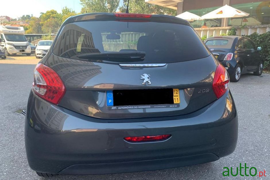 2012' Peugeot 208 photo #4