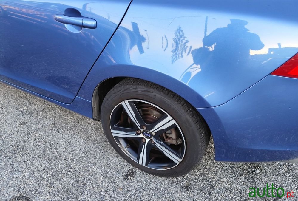 2017' Volvo V60 photo #6