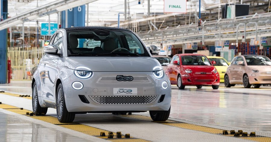 Fiat 500e production pause extended due to sales slump