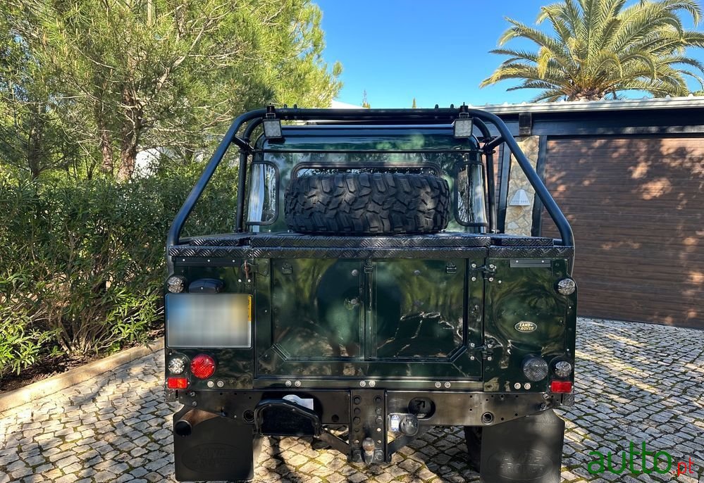 2003' Land Rover Defender photo #6