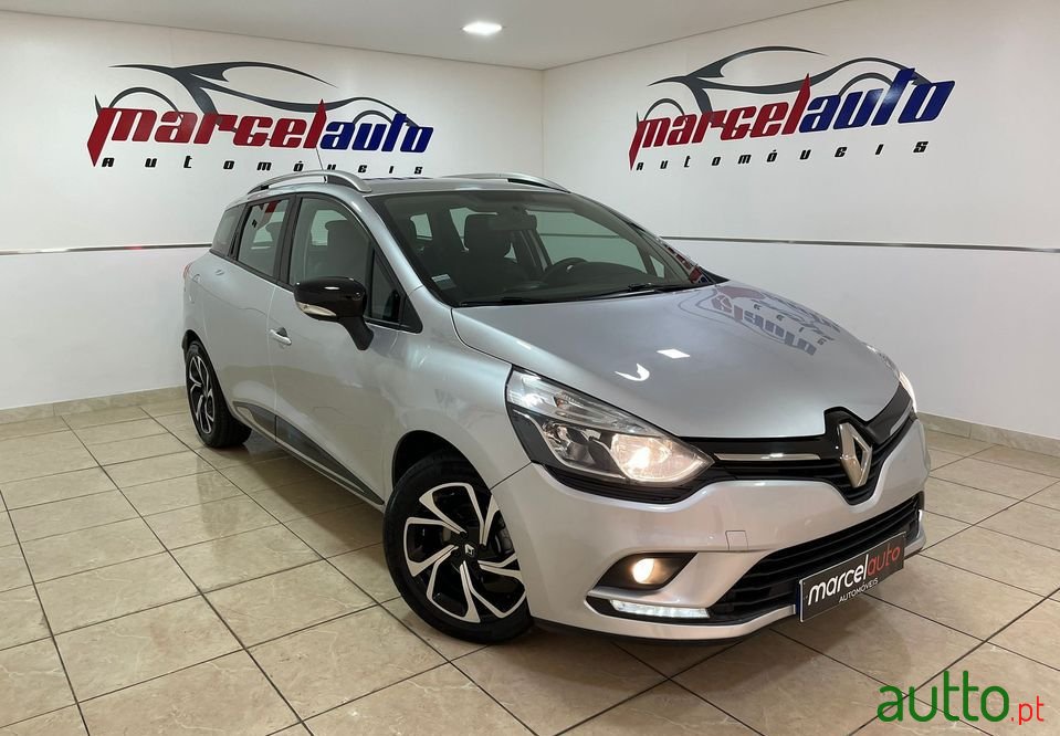 2017' Renault Clio Sport Tourer photo #3