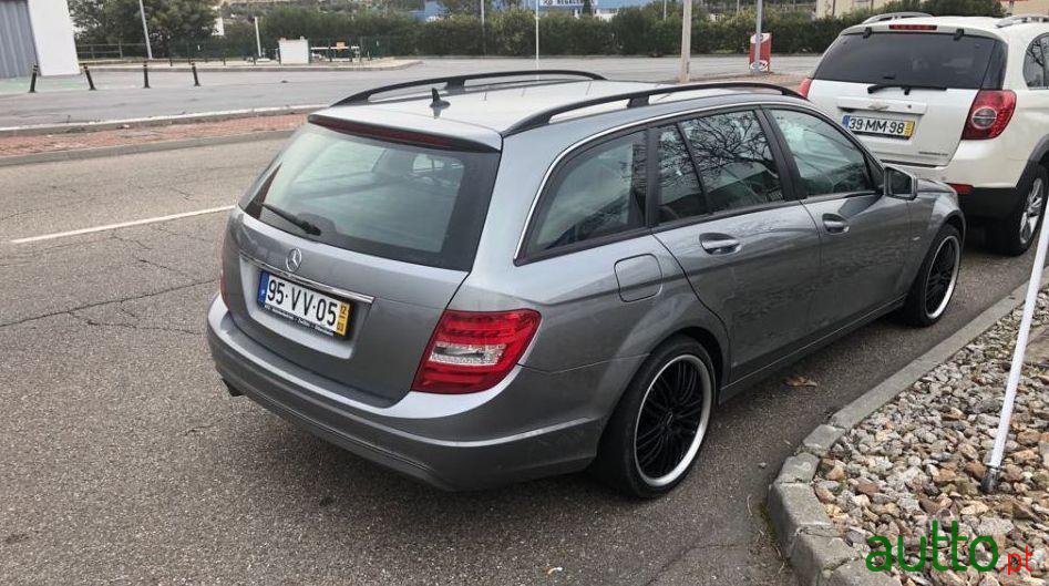 2012' Mercedes-Benz C-220 photo #2
