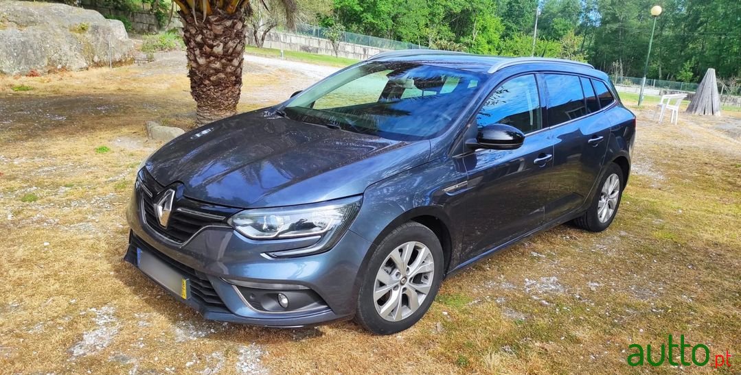 2018' Renault Megane Sport Tourer photo #1