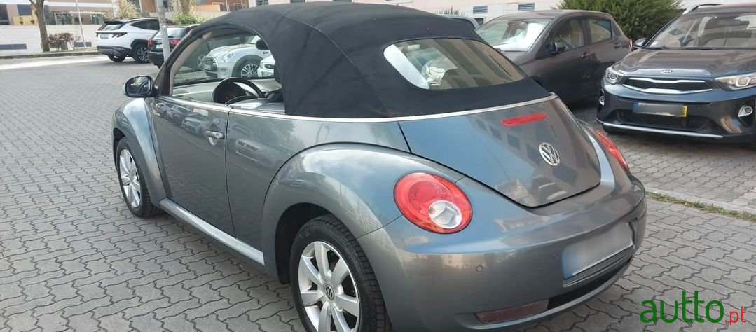 2007' Volkswagen New Beetle photo #4