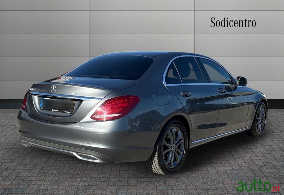 2018' Mercedes-Benz Classe C photo #4