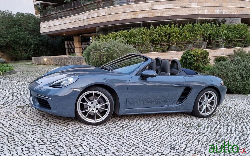2016' Porsche 718 Boxster photo #1