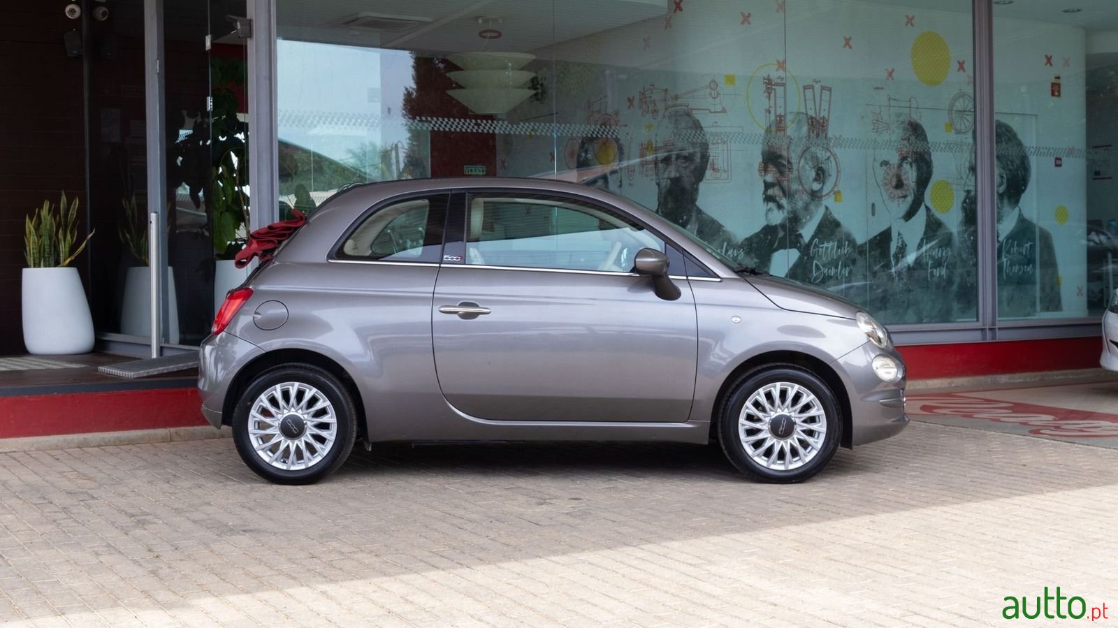 2019' Fiat 500C photo #5
