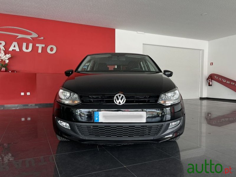 2013' Volkswagen Polo photo #2