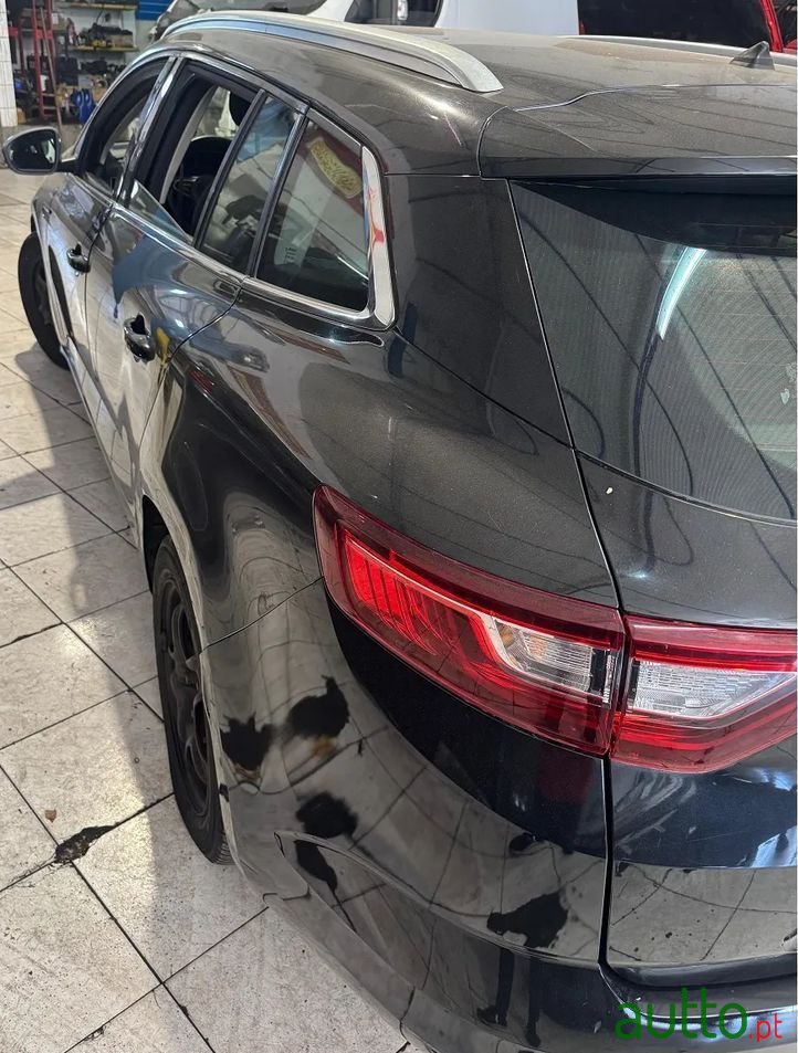 2019' Renault Megane Sport Tourer photo #2