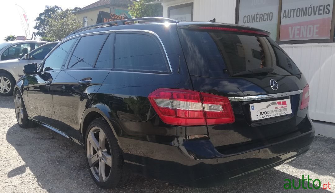 2010' Mercedes-Benz E-200 photo #6