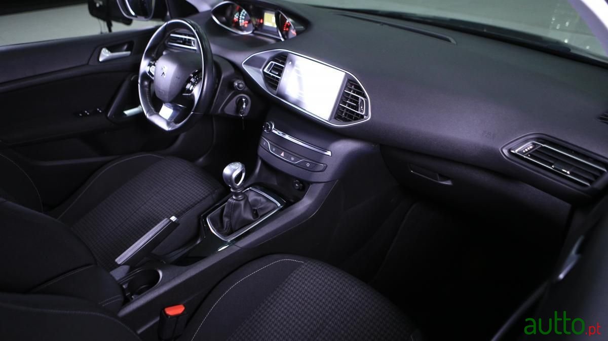 2019' Peugeot 308 Sw photo #6