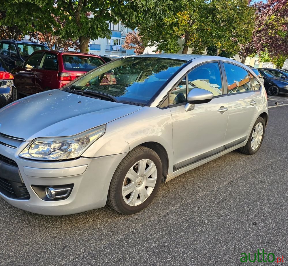 2009' Citroen C4 photo #2