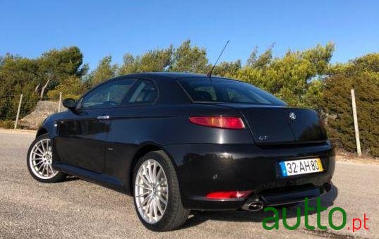 2005' Alfa Romeo GT photo #1