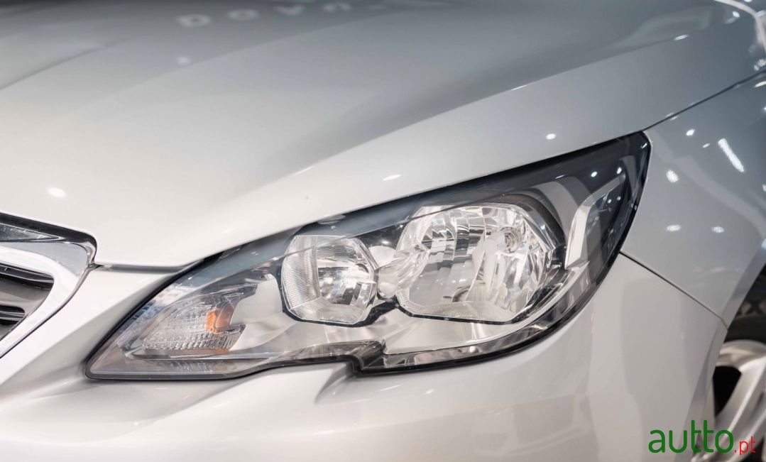 2015' Peugeot 308 Sw photo #5