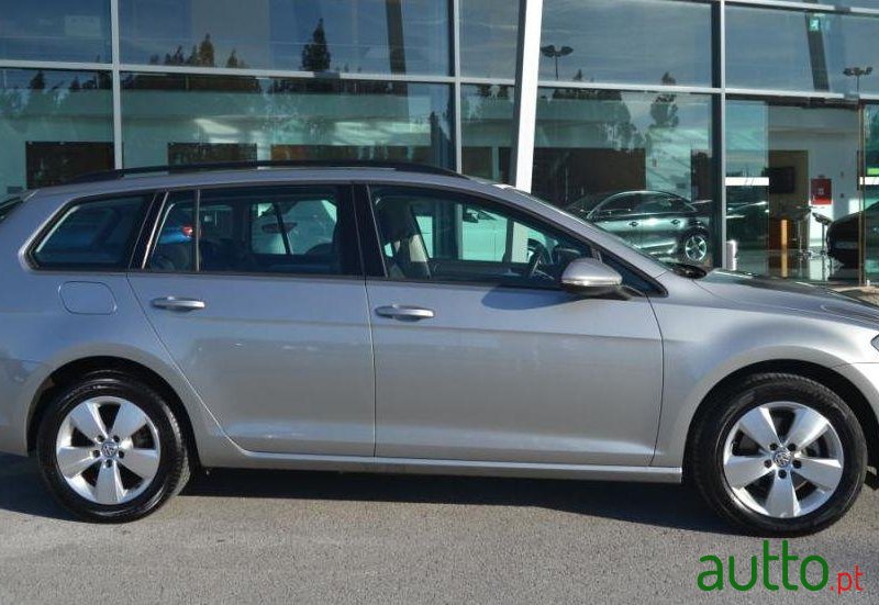 2014' Volkswagen Golf Variant 1.6 TDi Trendline photo #2