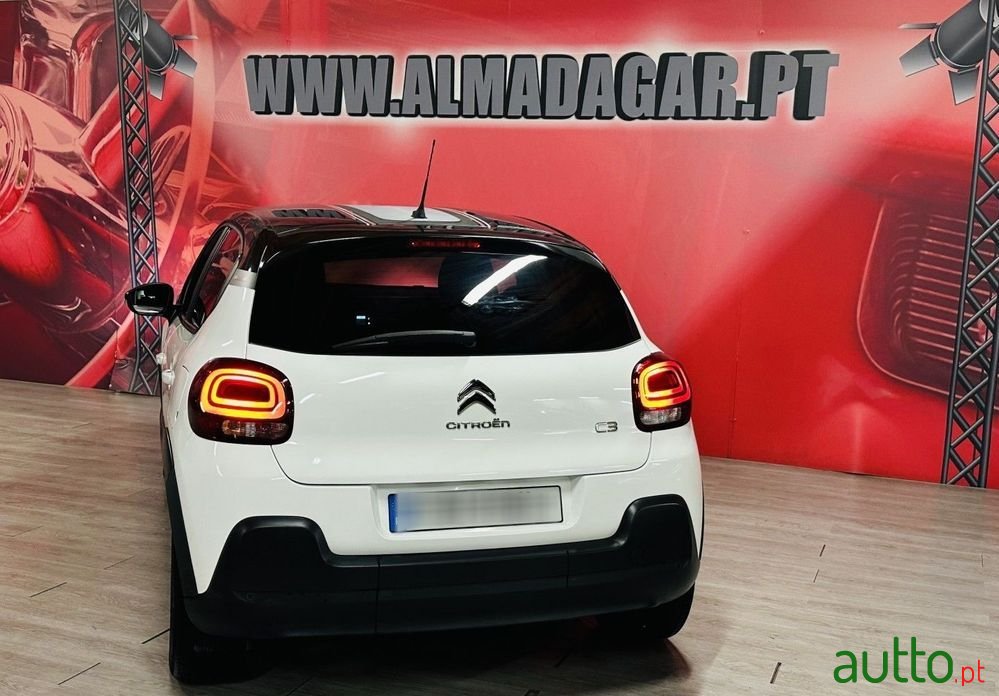 2021' Citroen C3 1.2 Puretech Shine photo #3