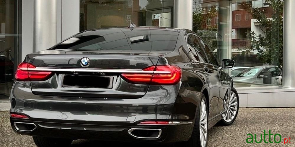 2018' BMW Série 7 Ld Pack M photo #1