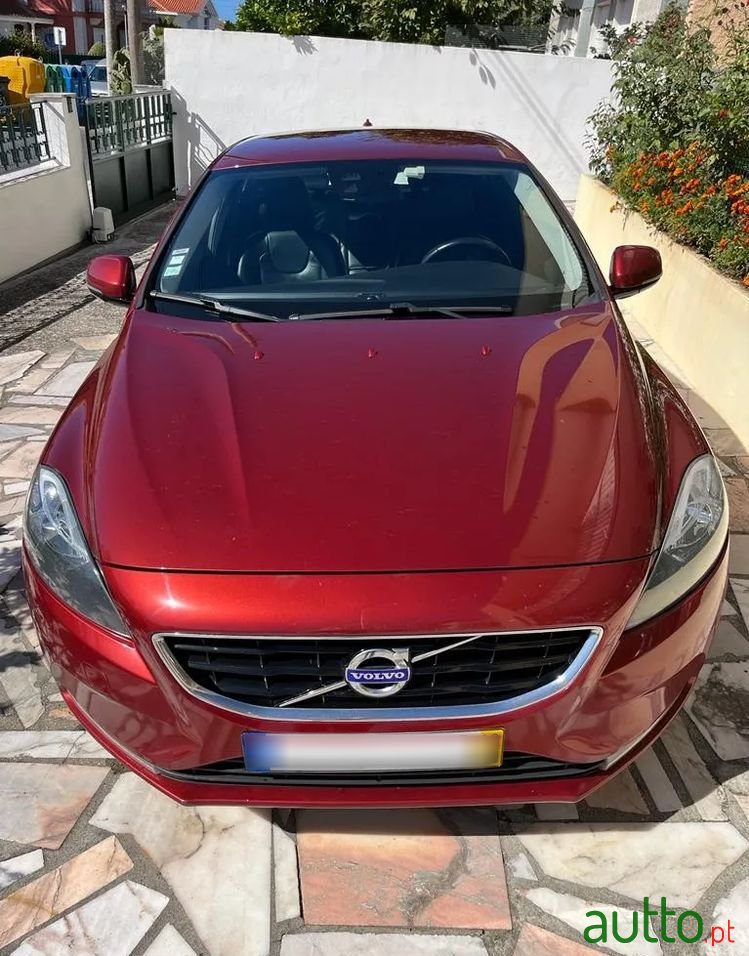 2013' Volvo V40 1.6 D2 Momentum photo #3