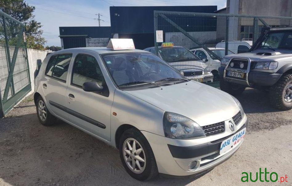 2002' Renault Clio 1.5 Dci Expression photo #2