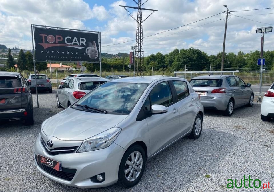 2014' Toyota Yaris photo #1