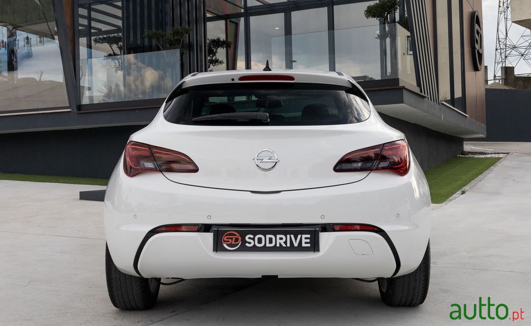 2016' Opel Astra Gtc photo #5