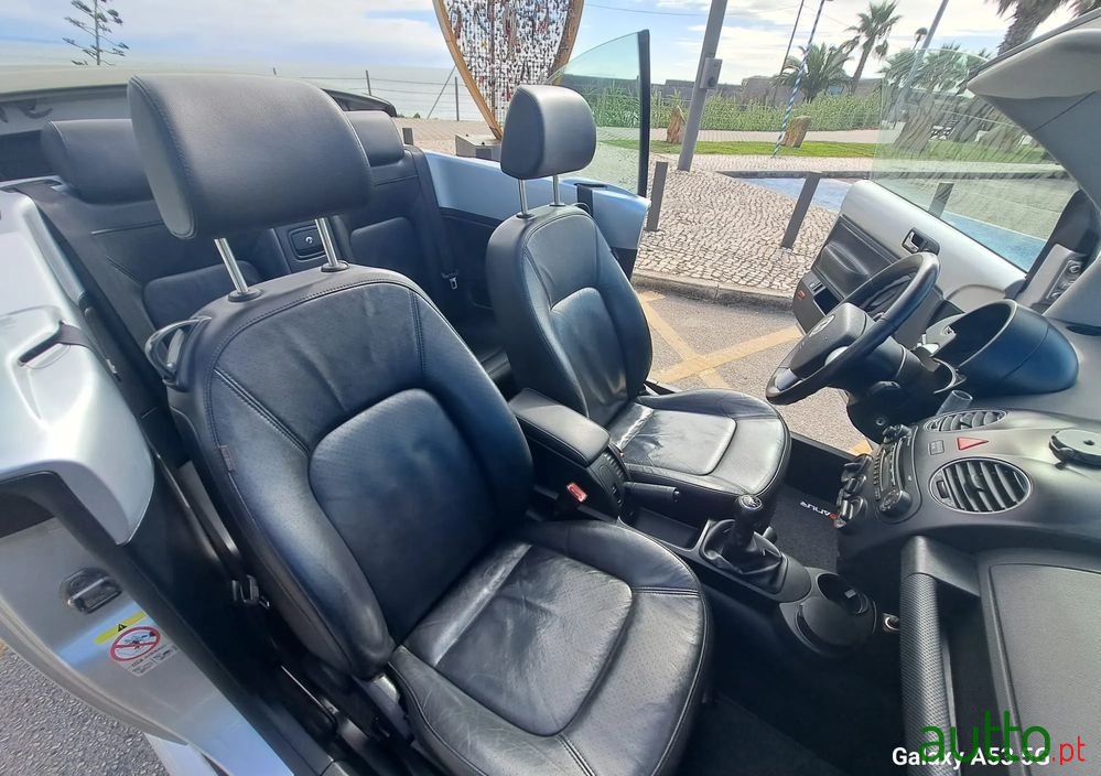 2008' Volkswagen New Beetle photo #6