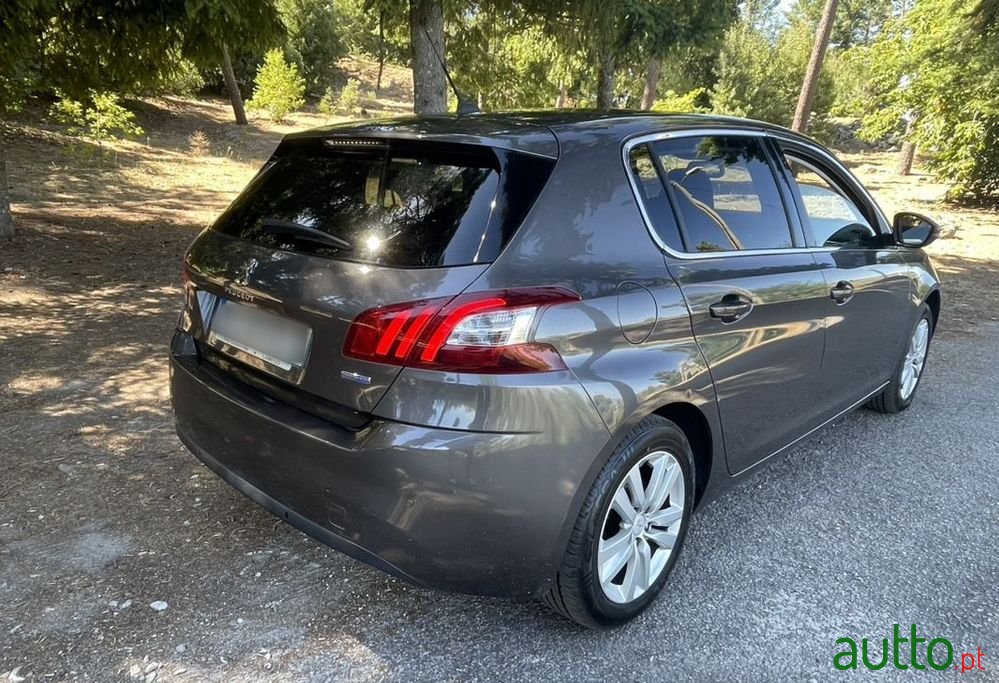 2015' Peugeot 308 1.6 Bluehdi Allure photo #2