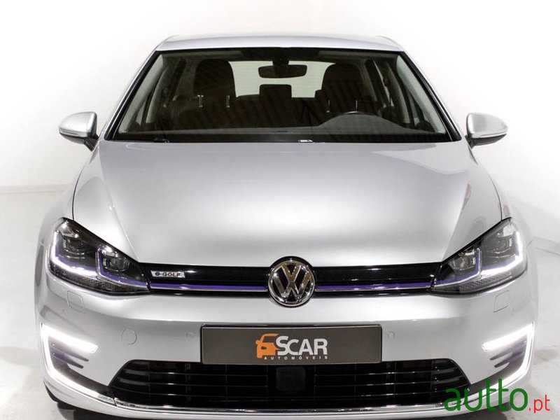 2019' Volkswagen E-Golf photo #2