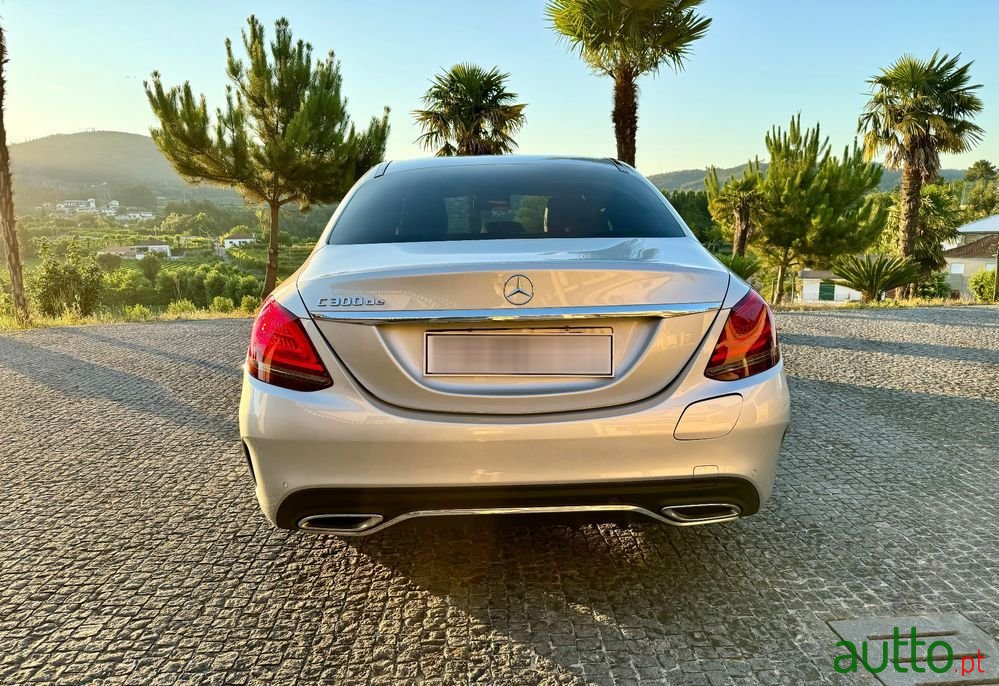 2020' Mercedes-Benz C 300 De Amg Line photo #4