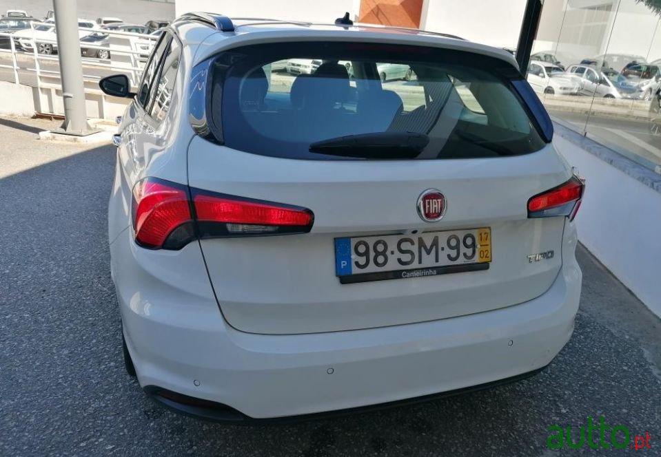 2017' Fiat Tipo Station Wagon photo #3