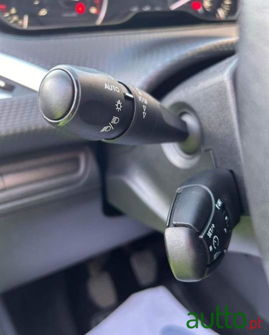 2018' Peugeot 208 photo #5