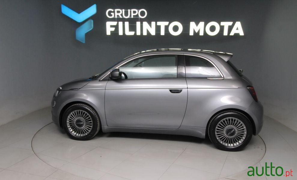 2022' Fiat 500e Icon photo #6