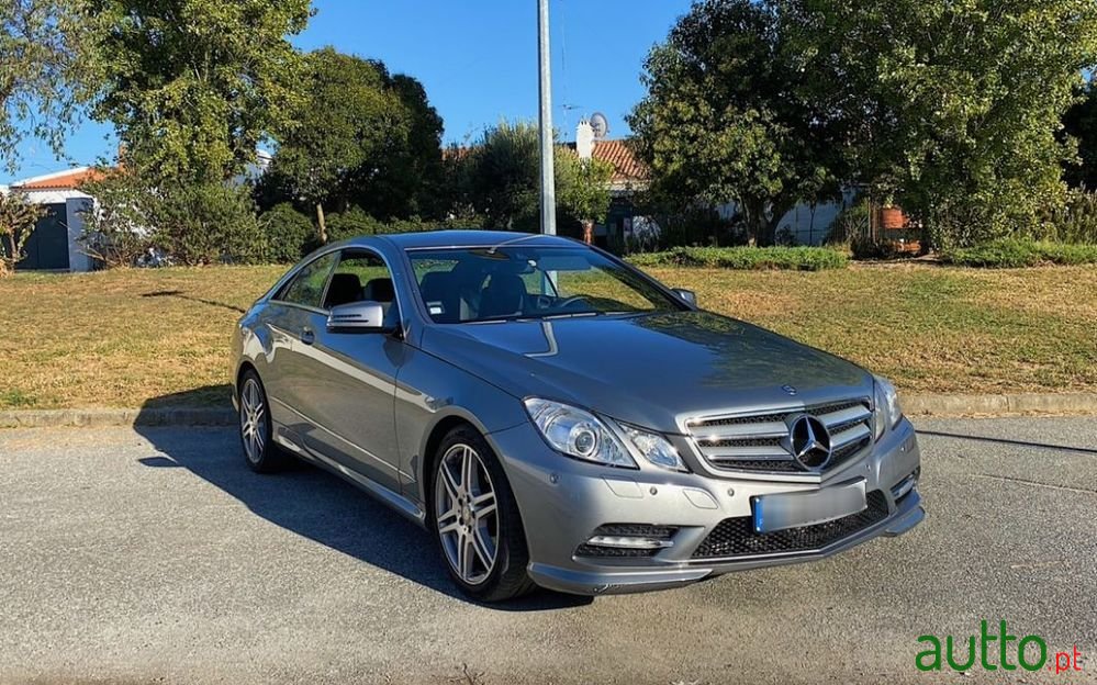 2012' Mercedes-Benz E 250 photo #1
