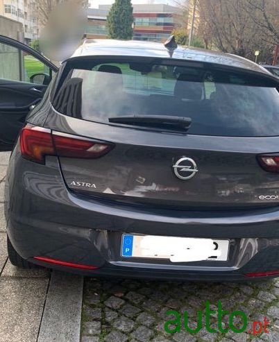 2016' Opel Astra photo #2