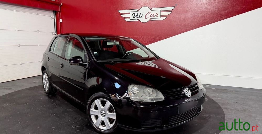 2004' Volkswagen Golf photo #1