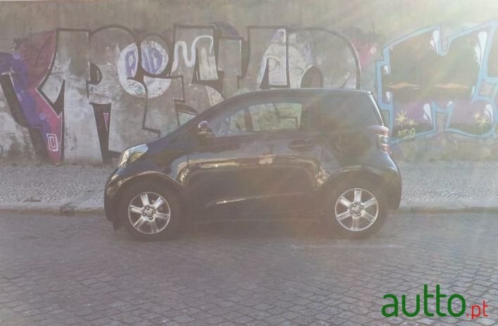 2009' Toyota iQ photo #3