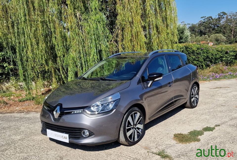 2015' Renault Clio Sport Tourer photo #6