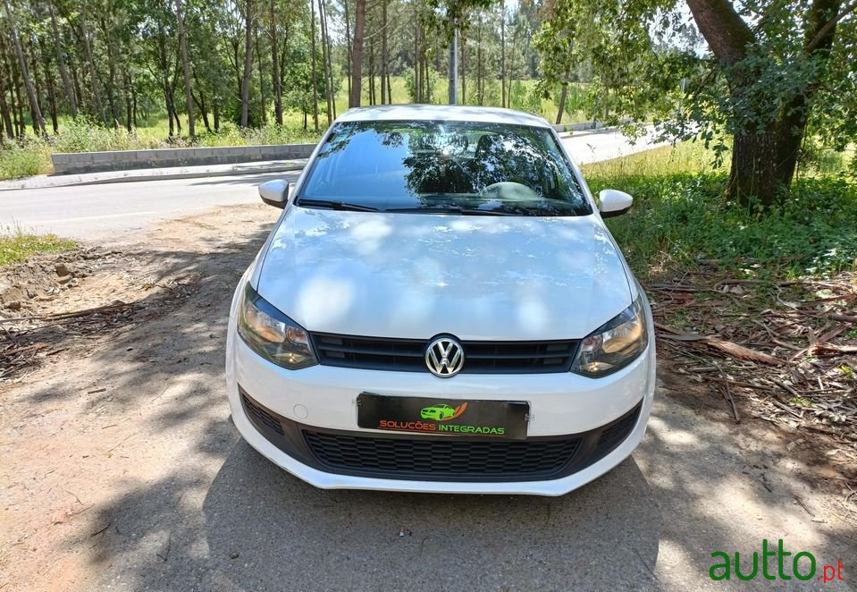 2013' Volkswagen Polo photo #1