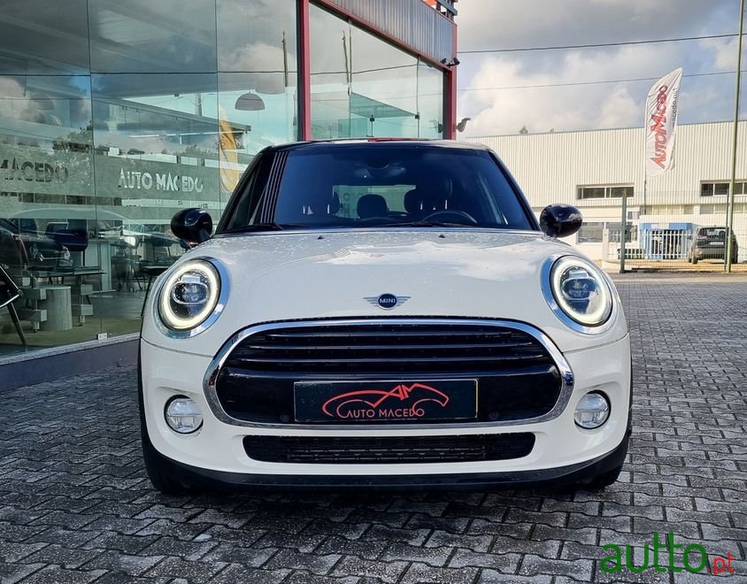 2019' MINI Cooper photo #2