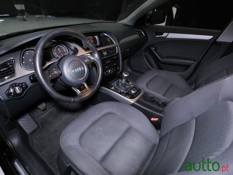 2012' Audi A4 Avant photo #5