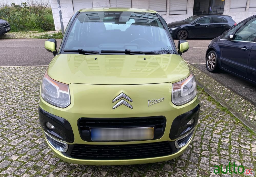 2009' Citroen C3 Picasso photo #2