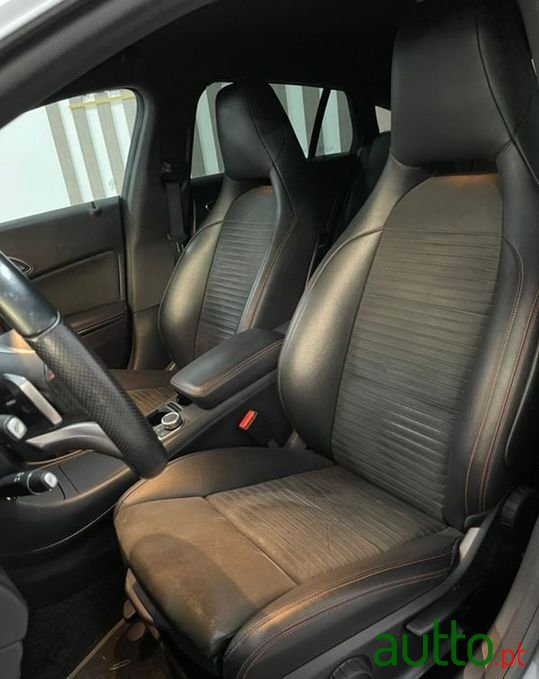 2016' Mercedes-Benz Cla-180 photo #3