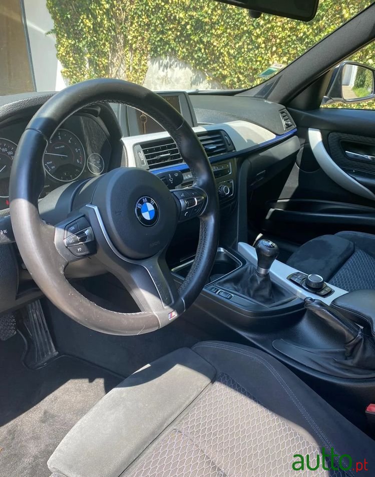 2014' BMW Série 3 D Pack M photo #3