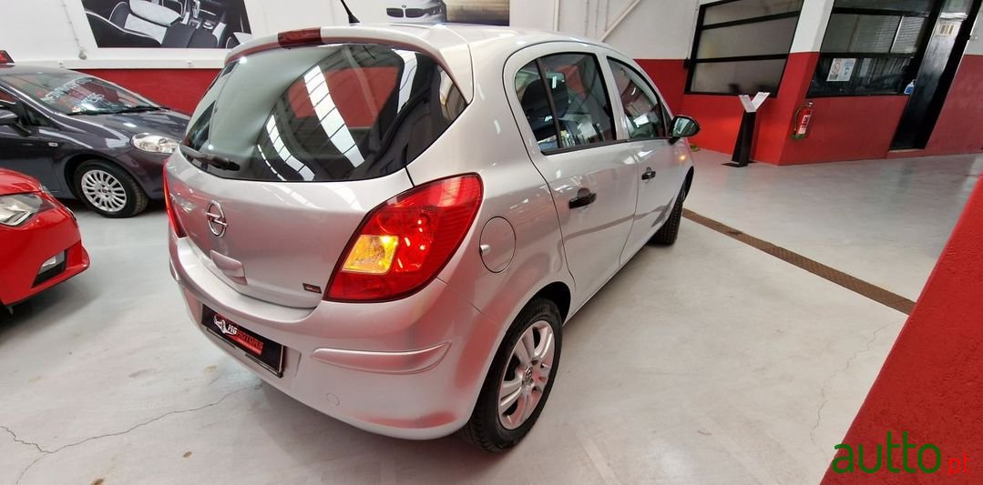 2014' Opel Corsa photo #5